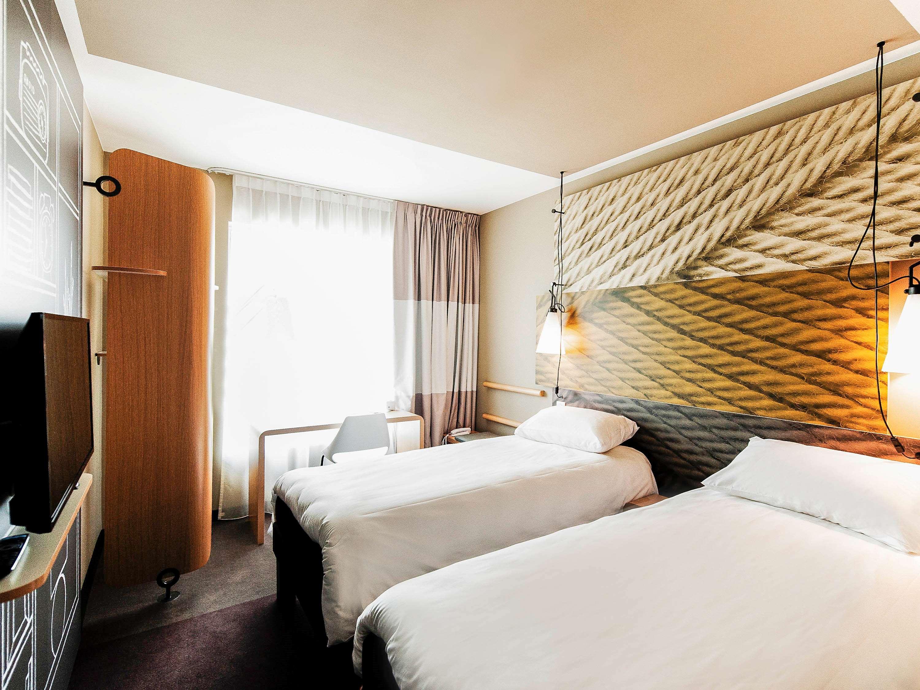 Hotel Ibis Poznan Polnoc Suchy Las Exterior foto