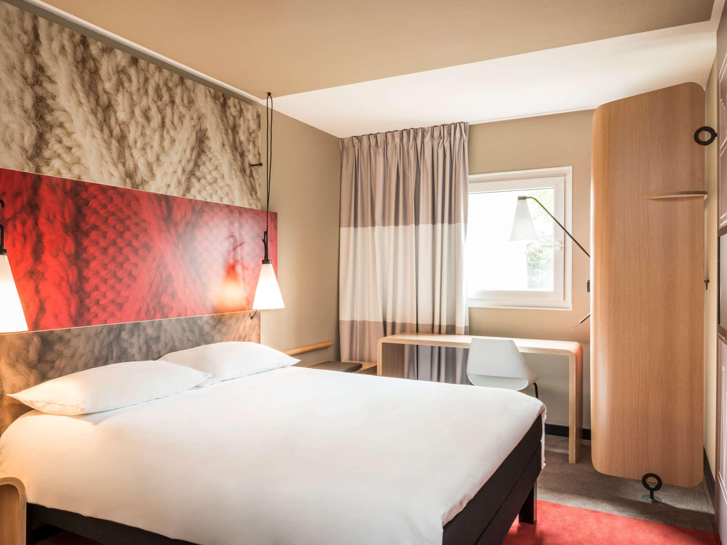 Hotel Ibis Poznan Polnoc Suchy Las Exterior foto