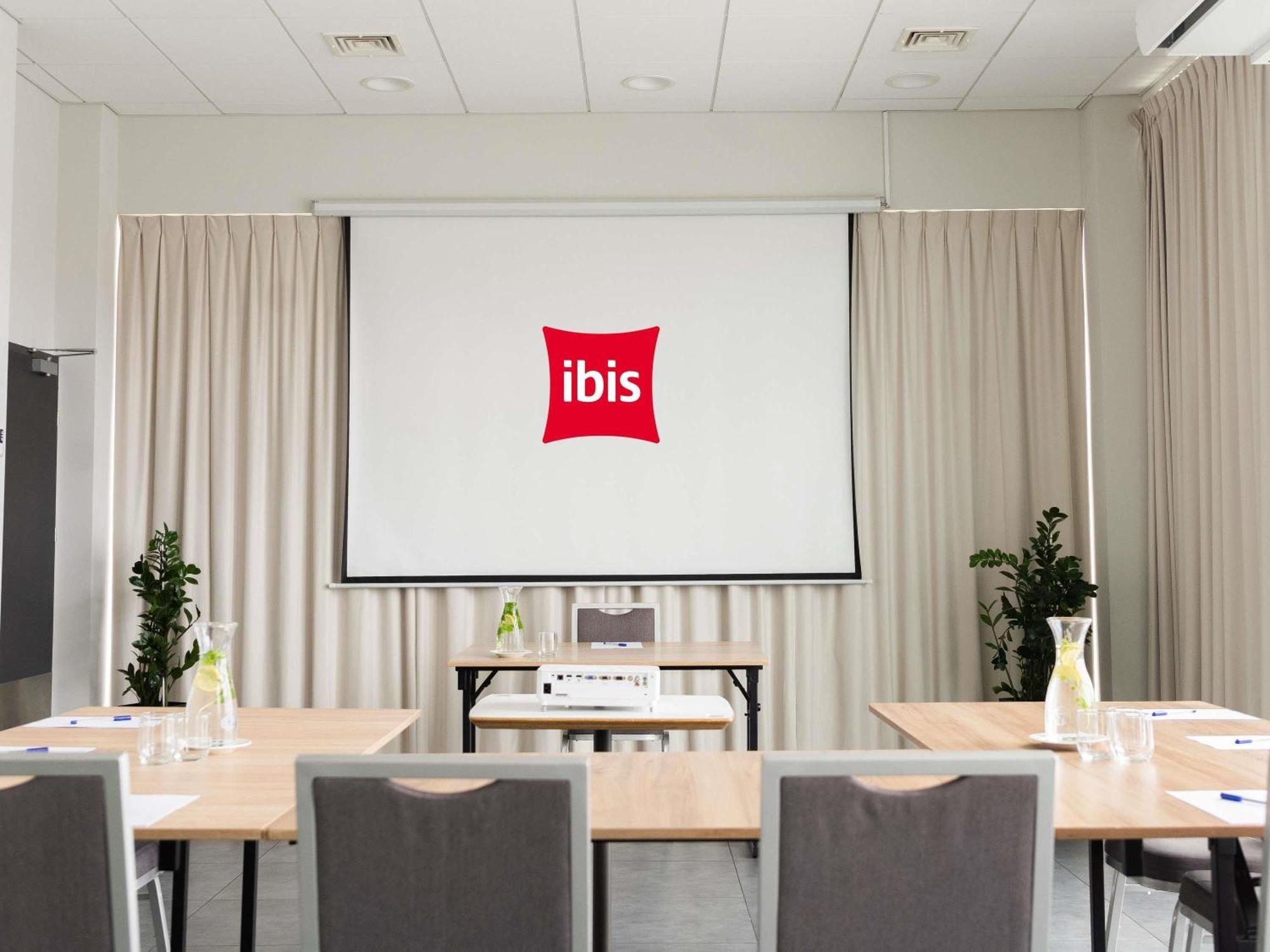 Hotel Ibis Poznan Polnoc Suchy Las Exterior foto